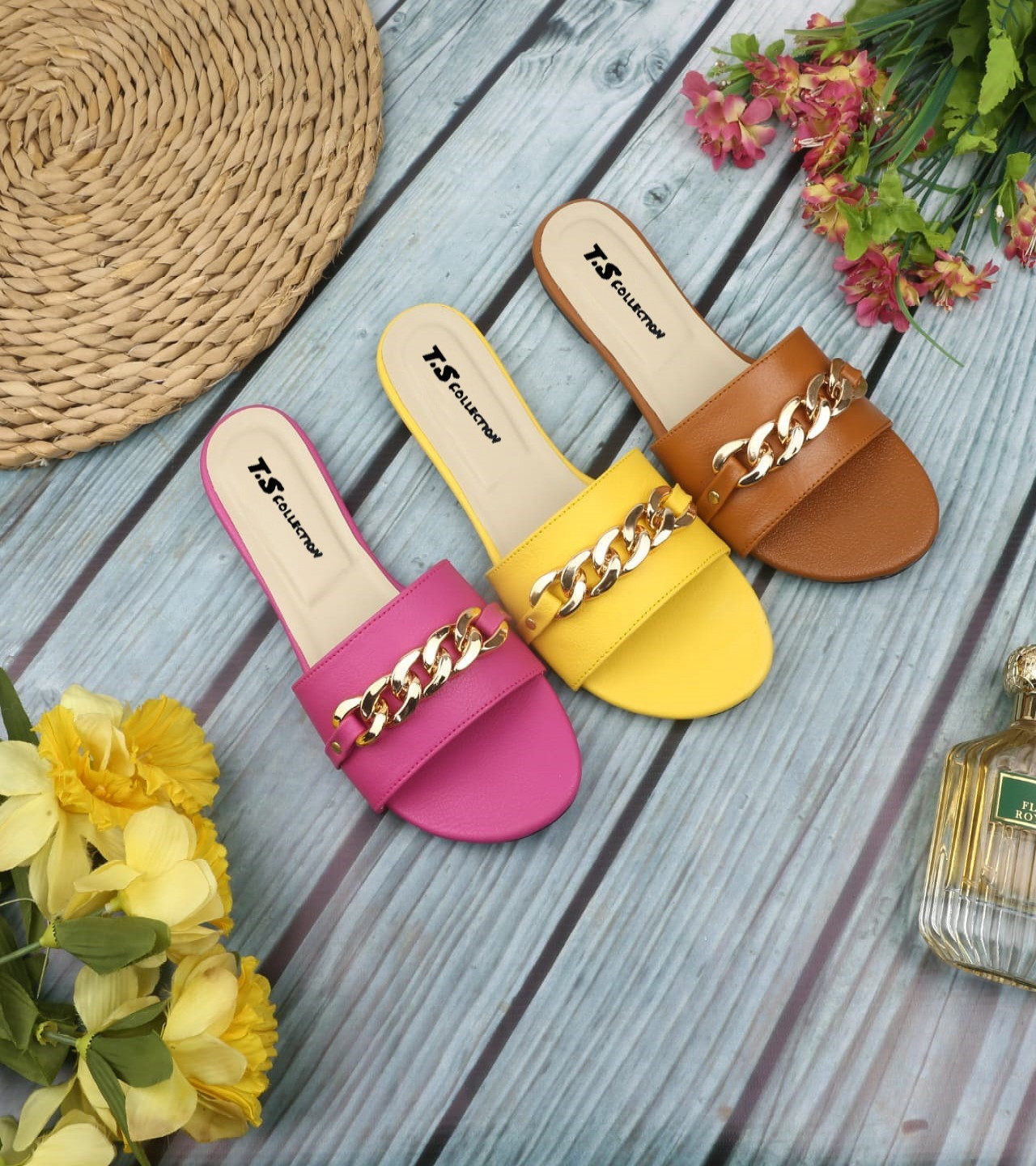 Chain Style Casual Slipper for Women.