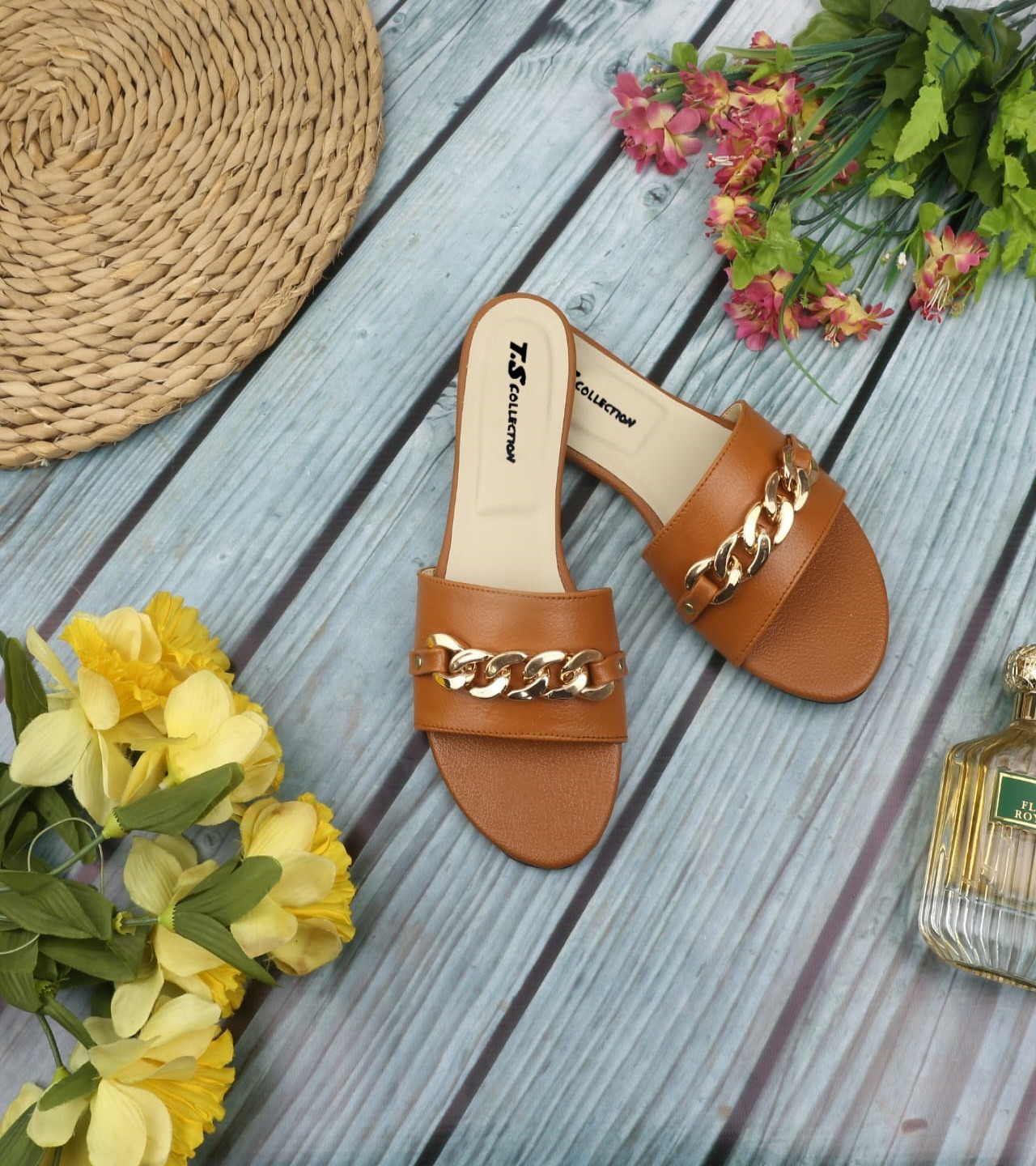 Chain Style Casual Slipper for Women.