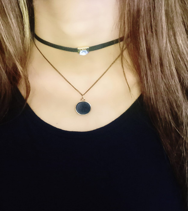 Double layer black pendent nackless